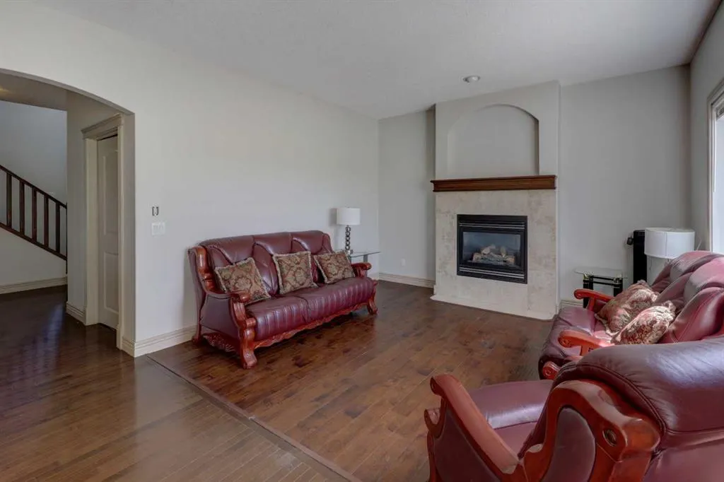 112 Cougarstone Manor SW