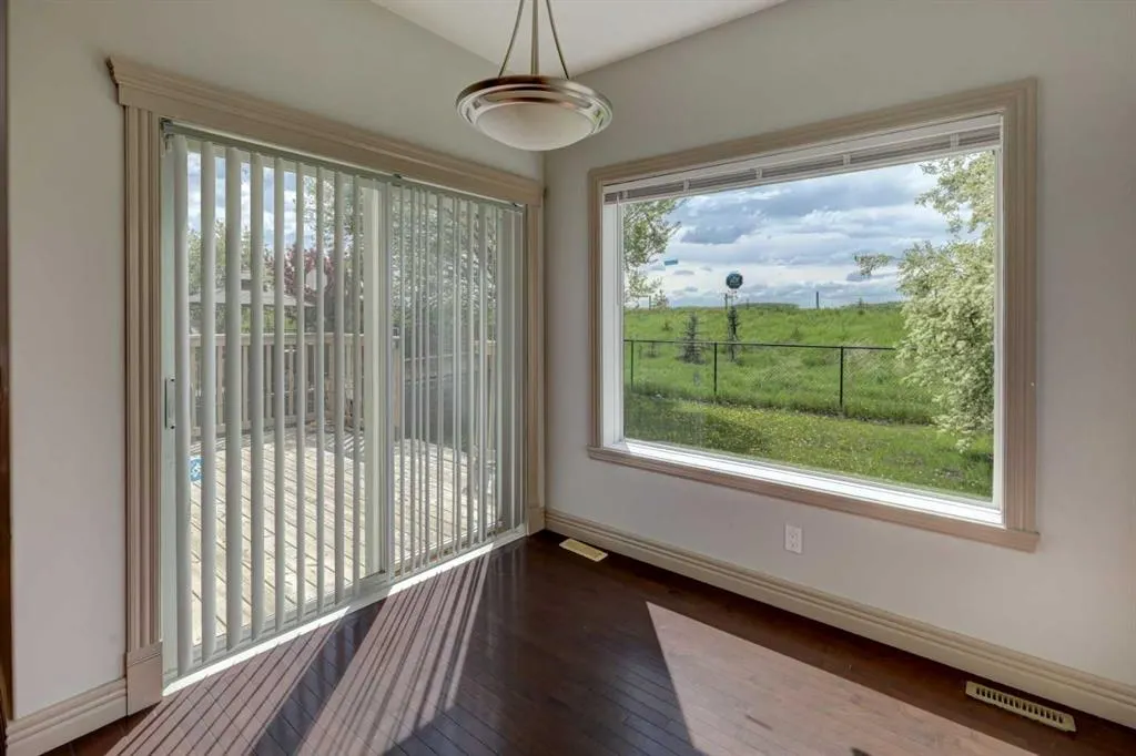 112 Cougarstone Manor SW