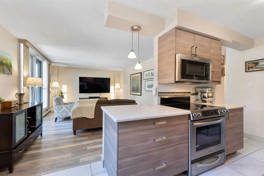 605 14 Avenue SW, #305