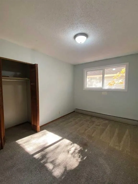 324 3 Street W
