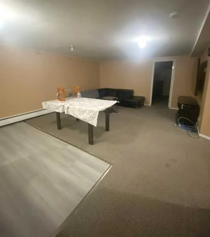 324 3 Street W