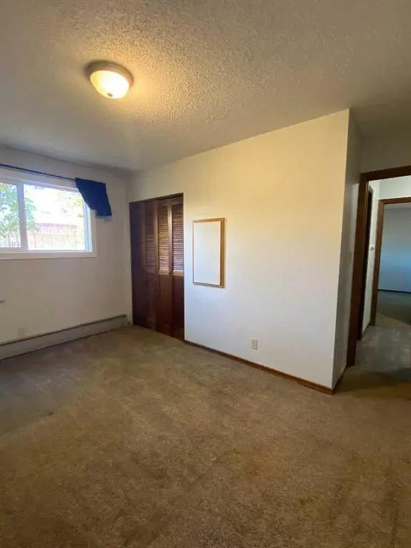 324 3 Street W