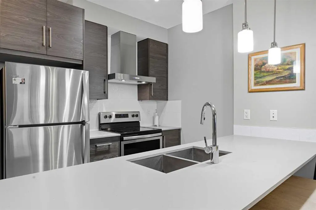 122 Mahogany Centre SE, #304