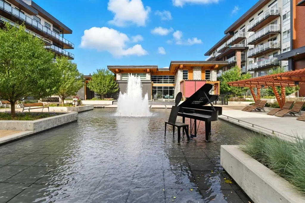 122 Mahogany Centre SE, #304