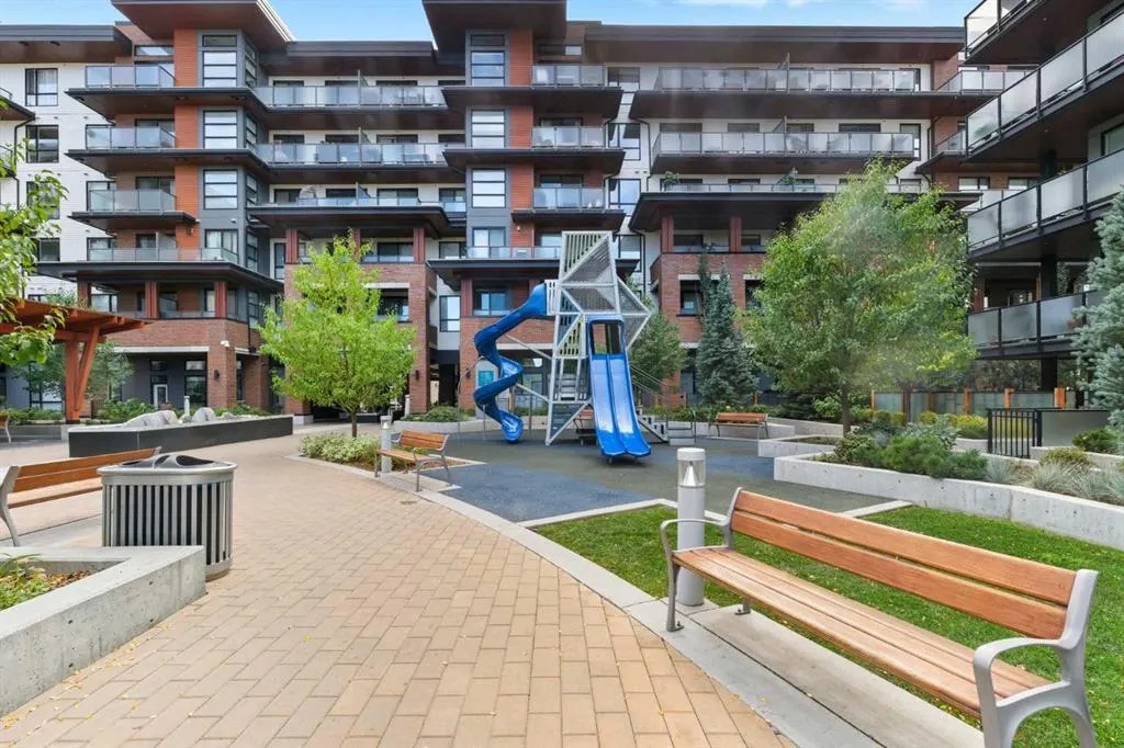 122 Mahogany Centre SE, #304