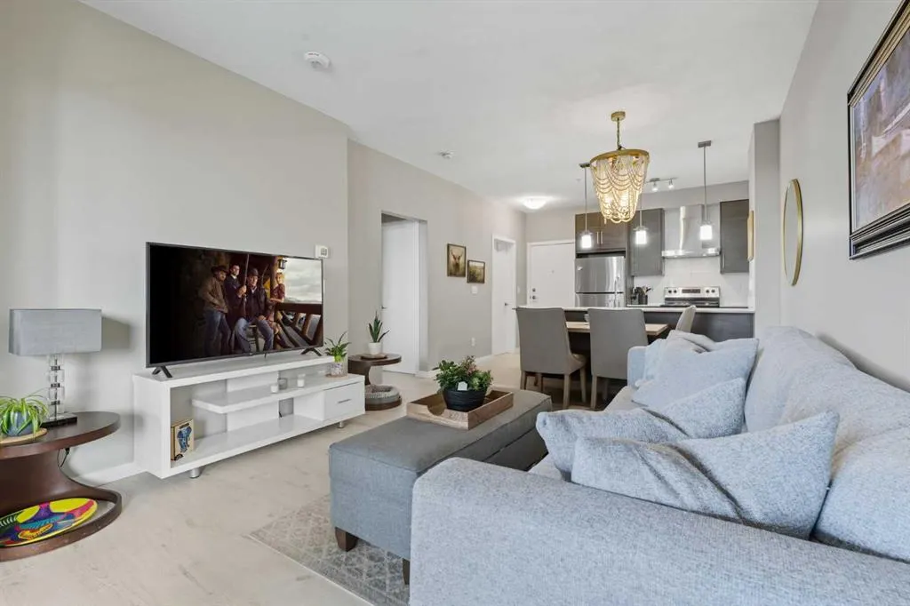 122 Mahogany Centre SE, #304