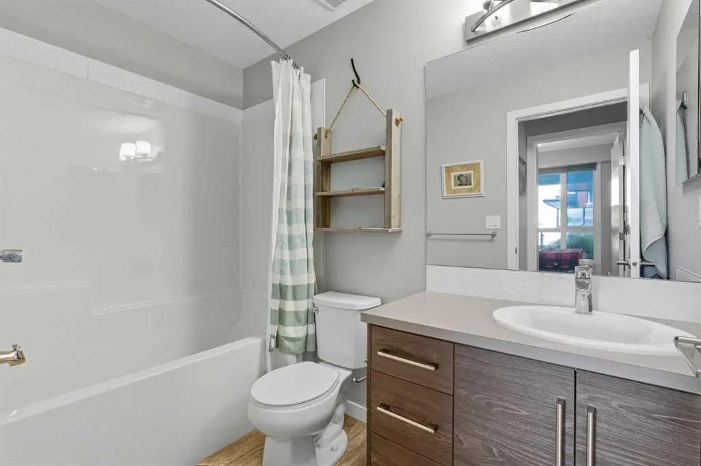 122 Mahogany Centre SE, #304