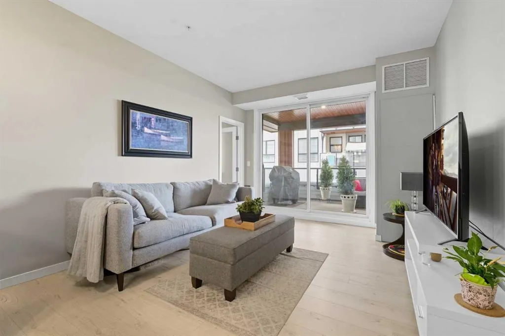 122 Mahogany Centre SE, #304