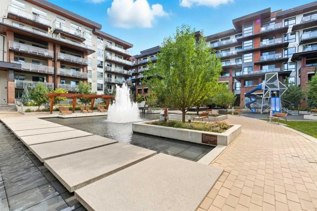122 Mahogany Centre SE, #304