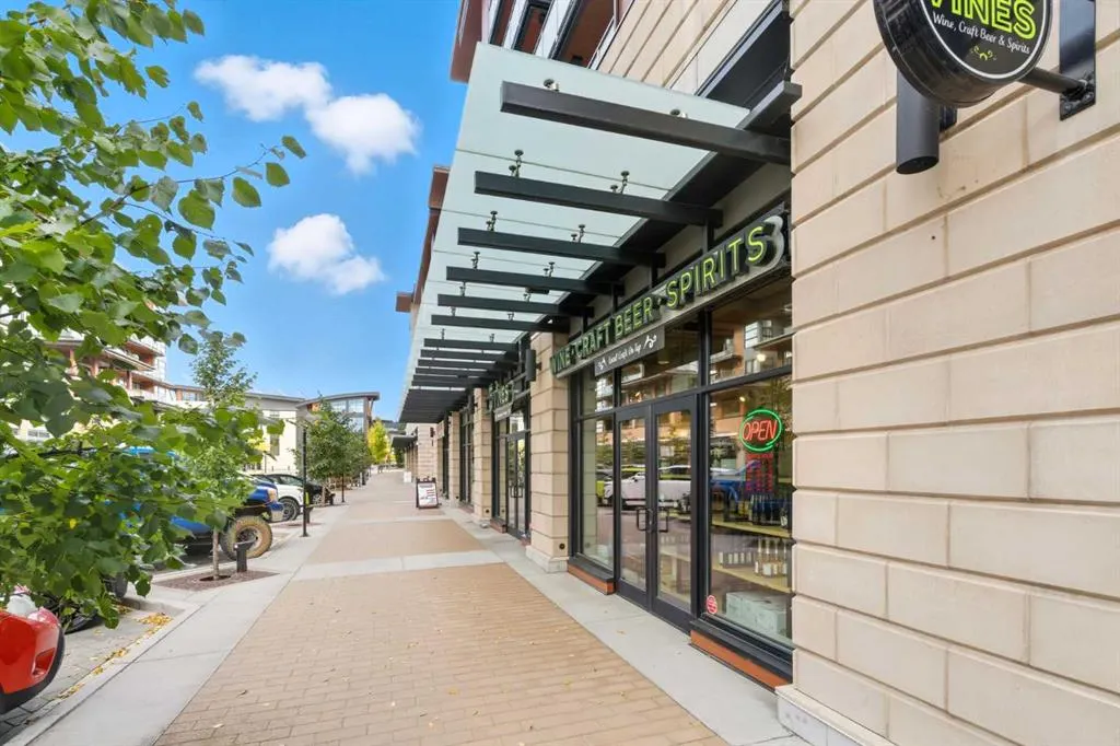 122 Mahogany Centre SE, #304