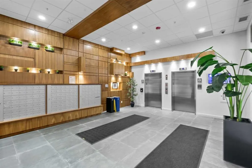 122 Mahogany Centre SE, #304