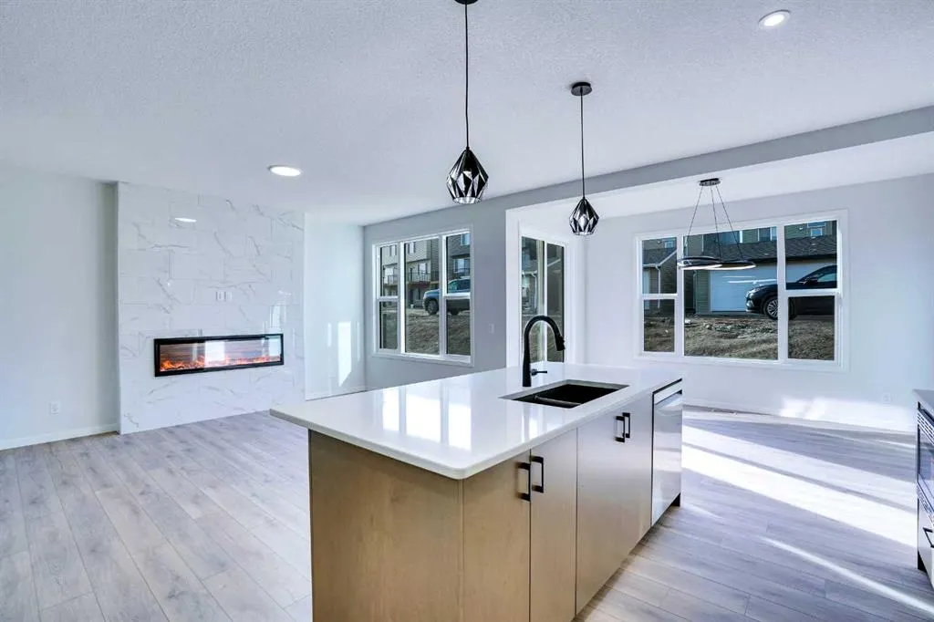 312 Edith Place NW