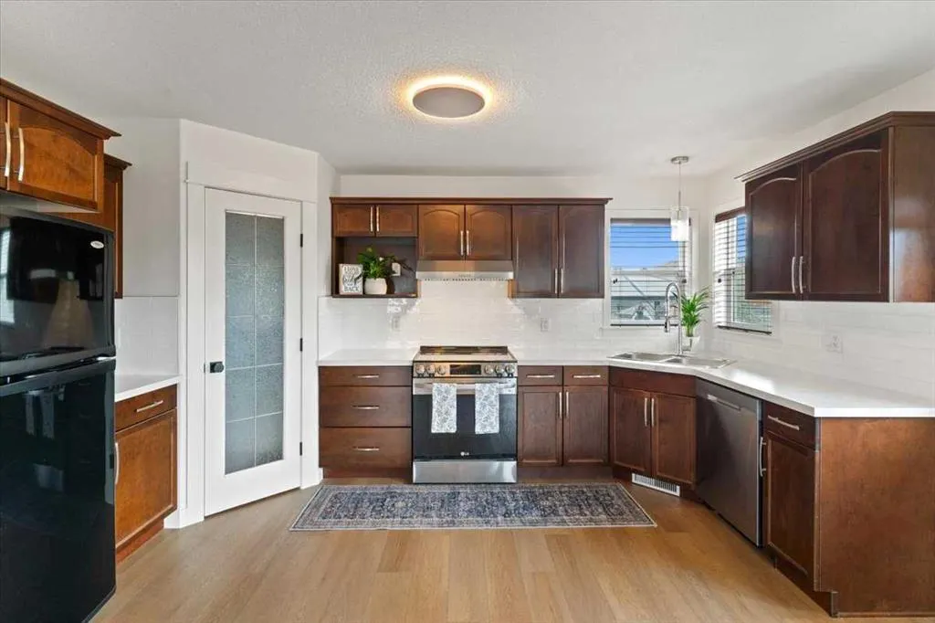 9526 Willow Drive
