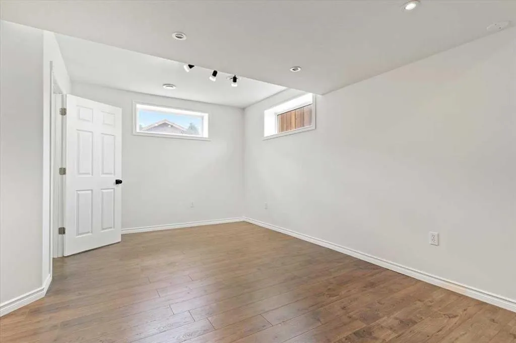 9526 Willow Drive