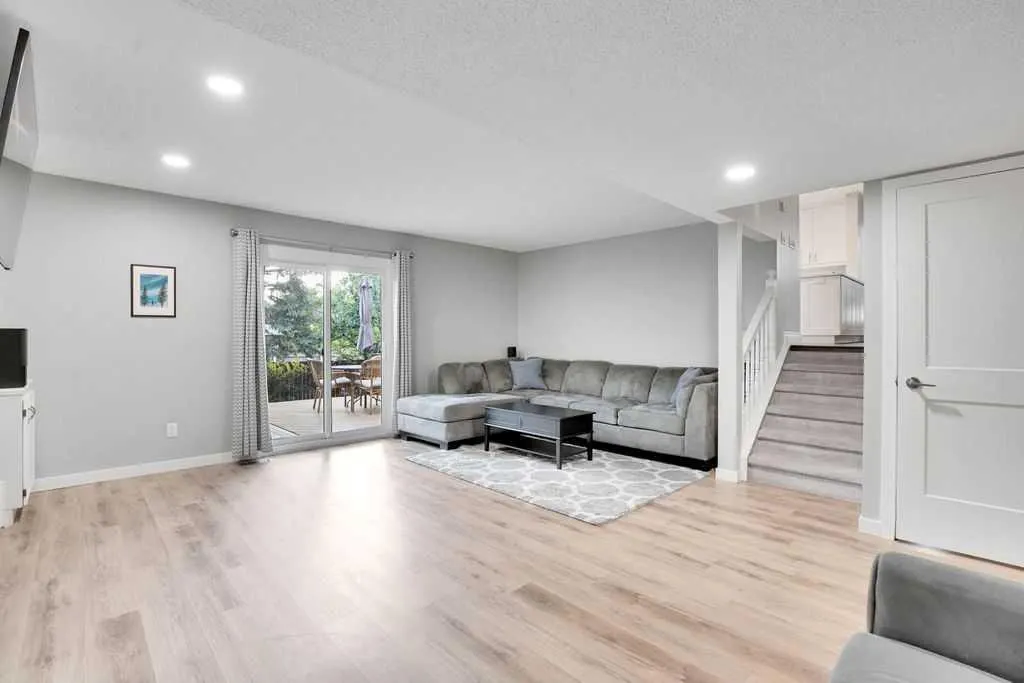 229 Wood Valley Place SW