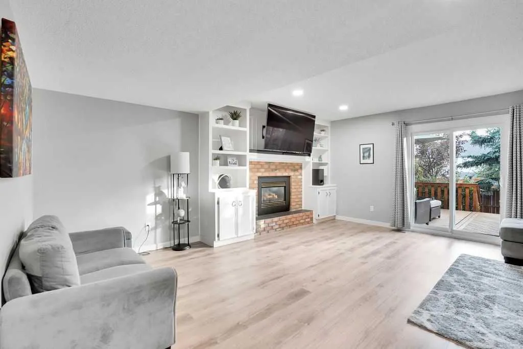229 Wood Valley Place SW