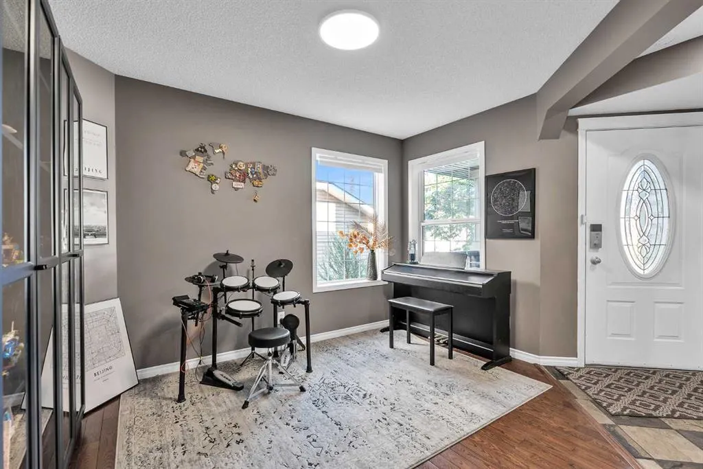 138 Panamount Gardens NW