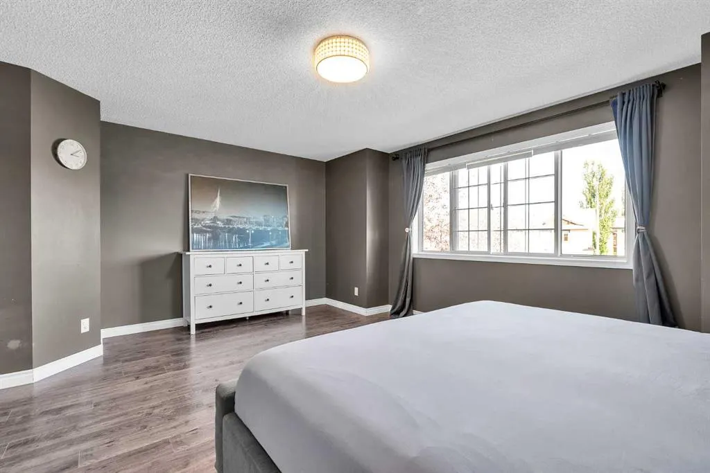 138 Panamount Gardens NW