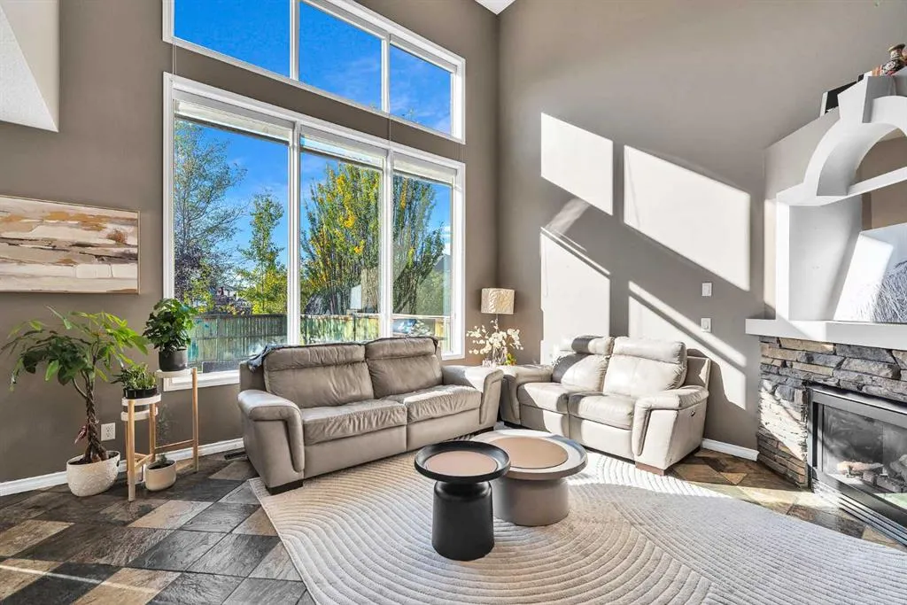138 Panamount Gardens NW