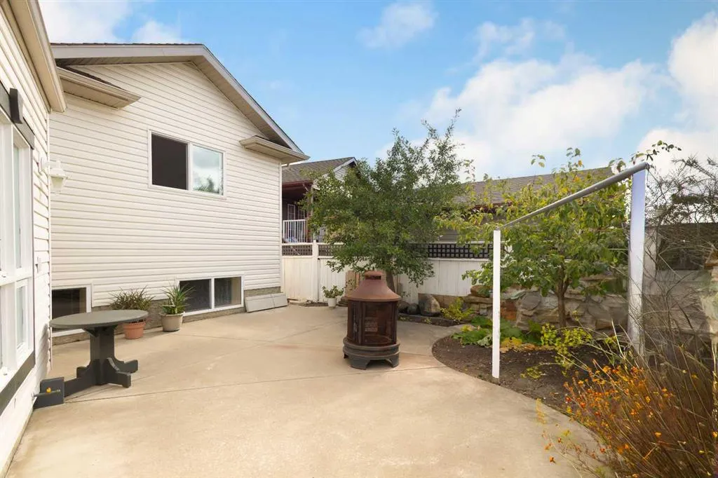 99 Eversyde Circle SW