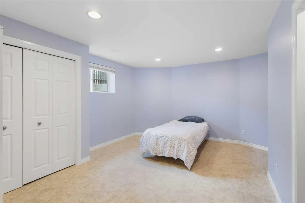 99 Eversyde Circle SW
