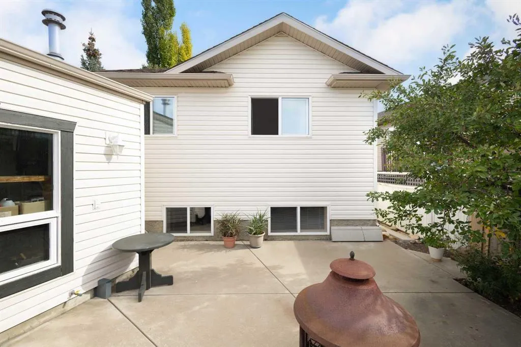 99 Eversyde Circle SW