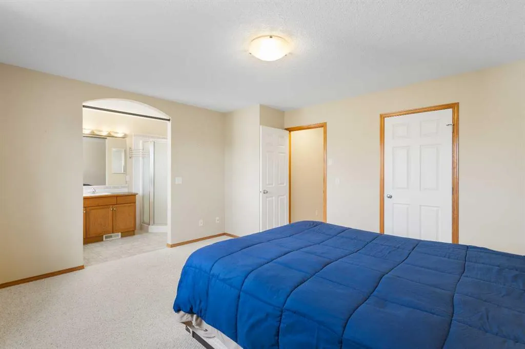 99 Eversyde Circle SW