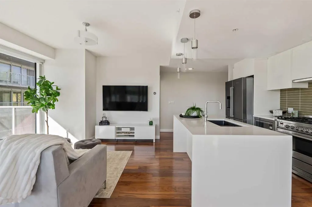 1234 5 Avenue NW, #1404