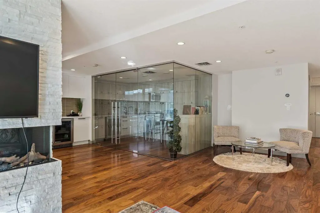 1234 5 Avenue NW, #1404