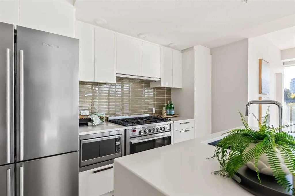 1234 5 Avenue NW, #1404