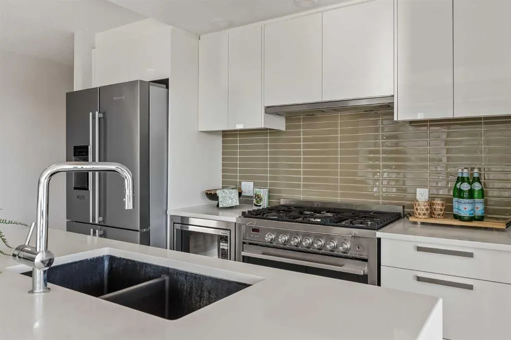 1234 5 Avenue NW, #1404