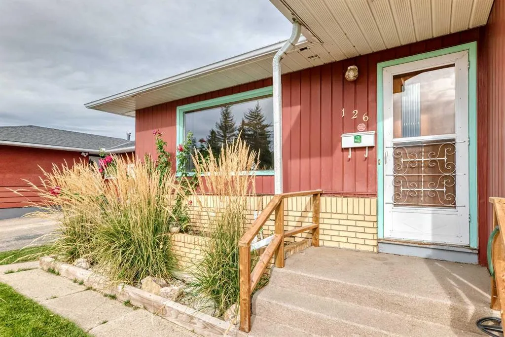 126 Springwood Drive SW