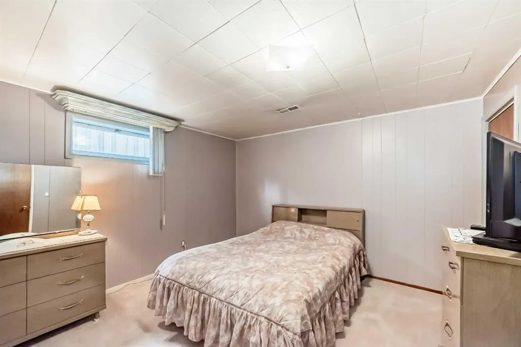 126 Springwood Drive SW