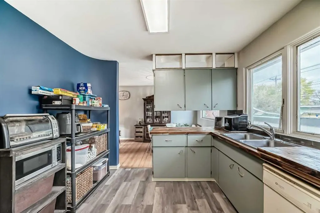 126 Springwood Drive SW