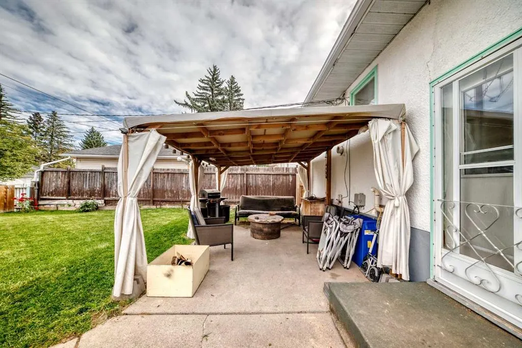 126 Springwood Drive SW