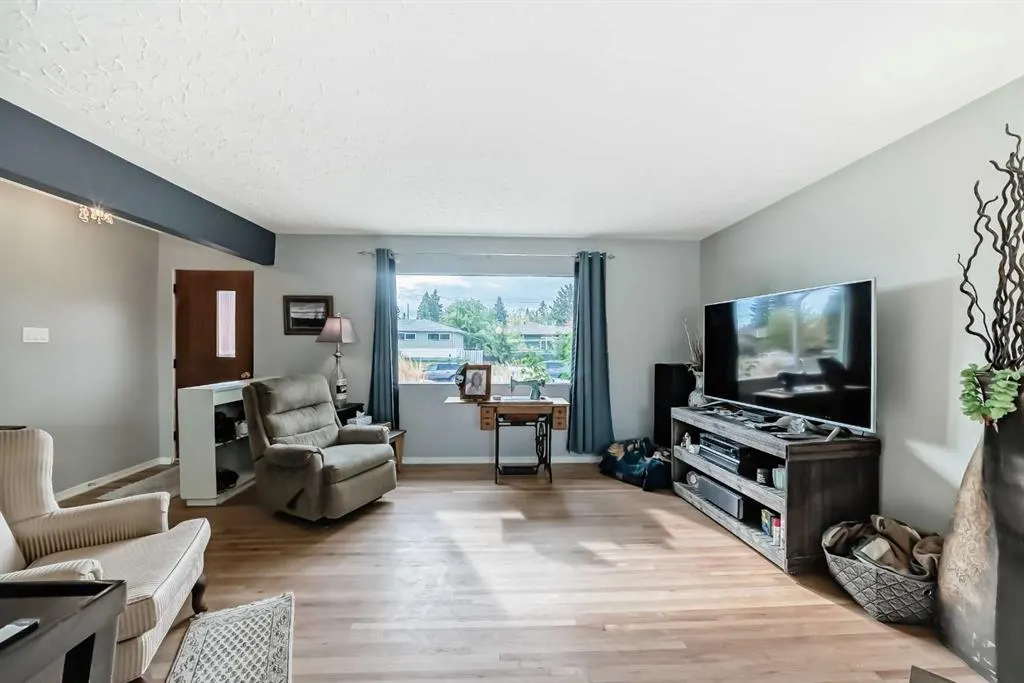 126 Springwood Drive SW