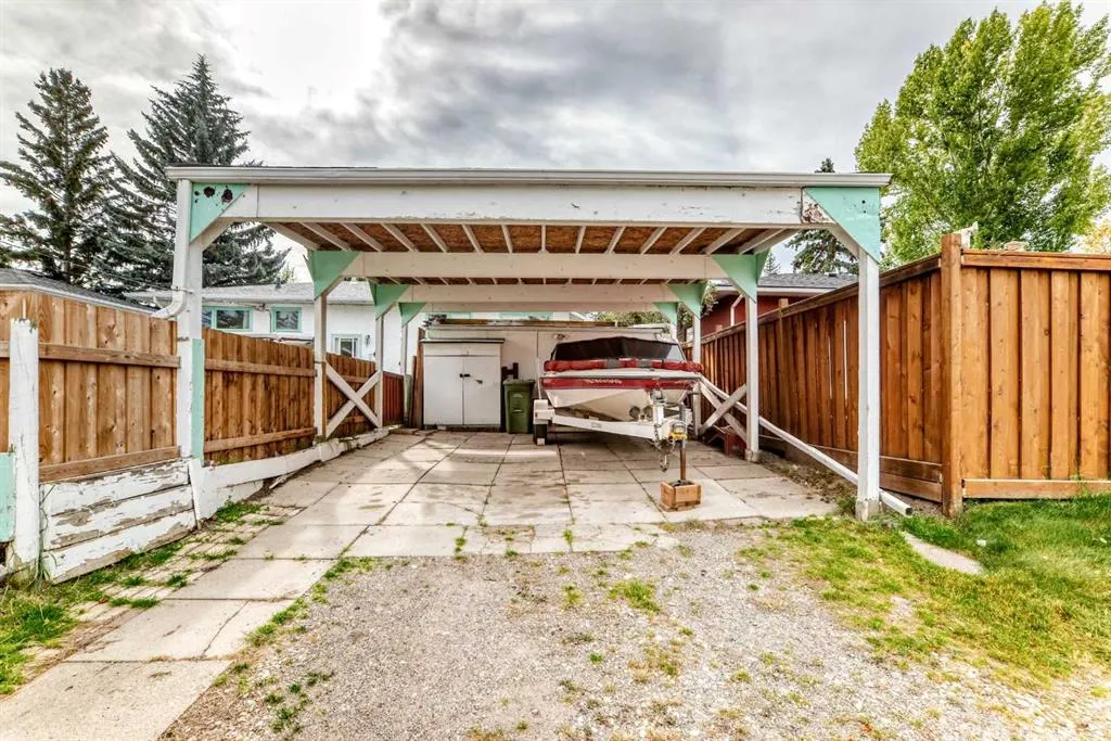 126 Springwood Drive SW