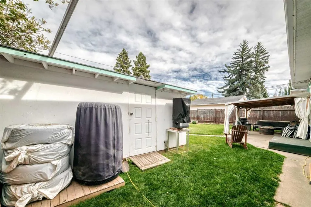 126 Springwood Drive SW