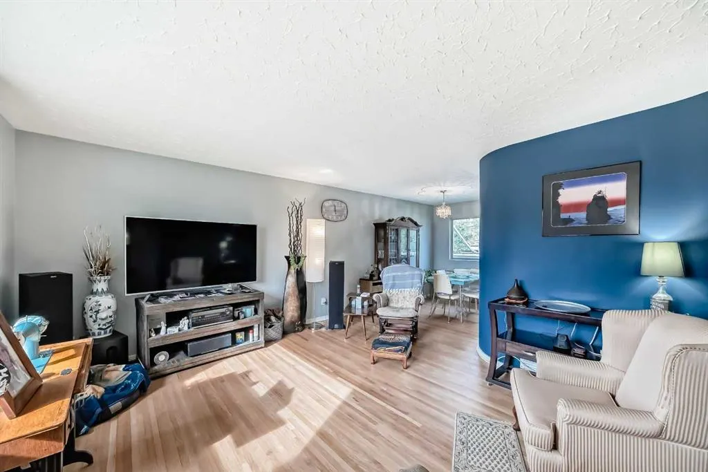 126 Springwood Drive SW