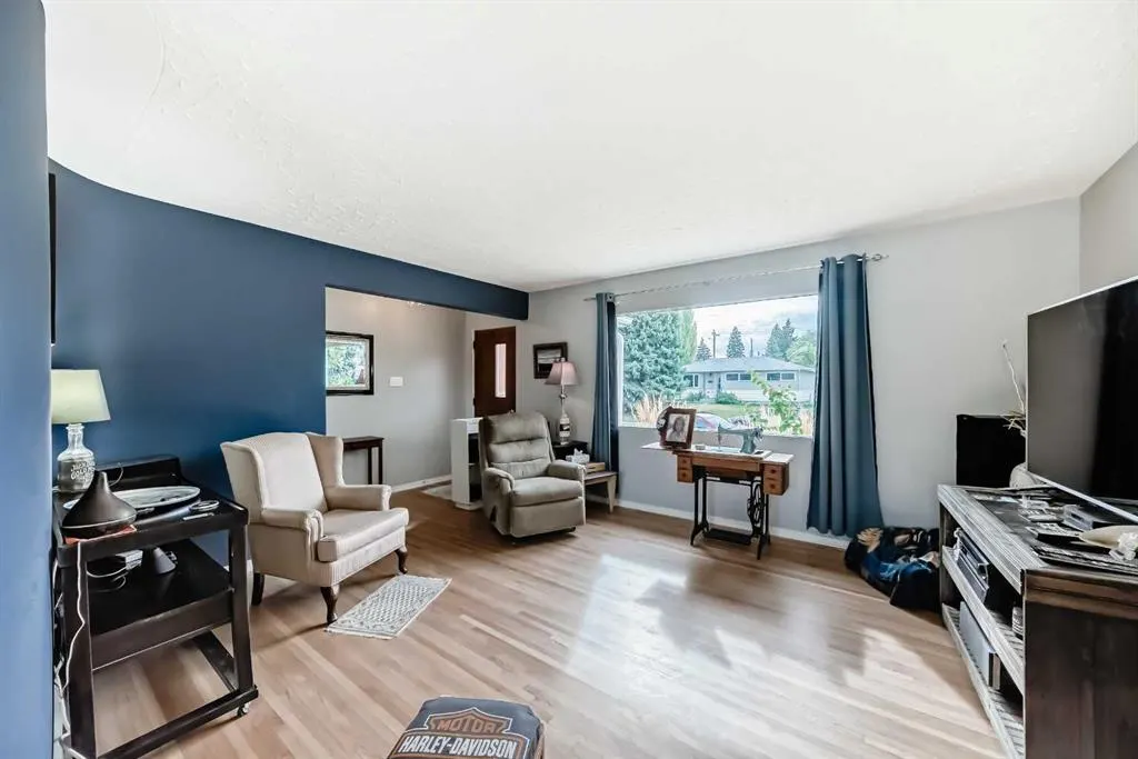 126 Springwood Drive SW