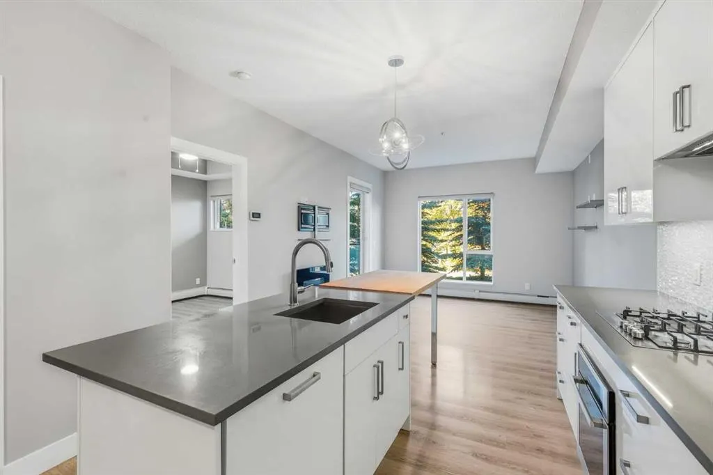 1521 26 Avenue SW, #209