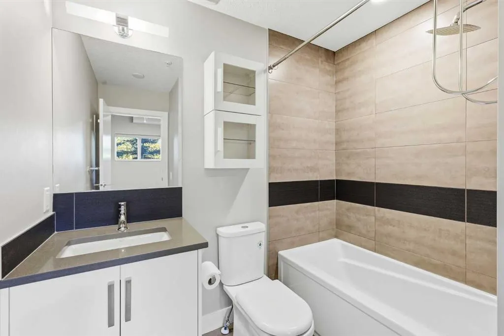1521 26 Avenue SW, #209