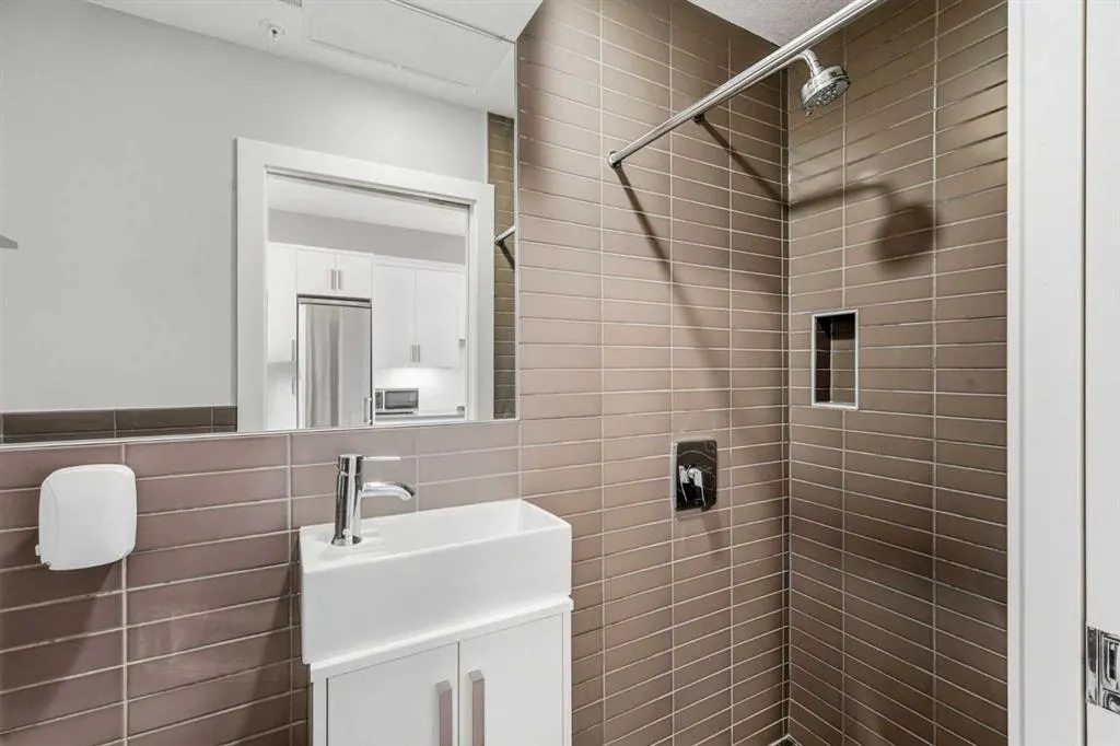 1521 26 Avenue SW, #209