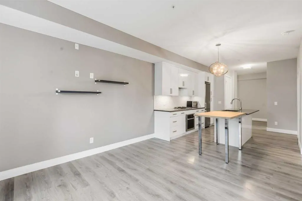 1521 26 Avenue SW, #209