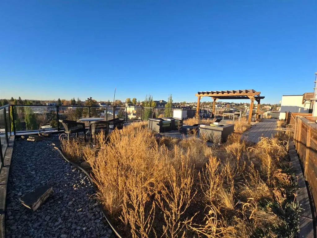 1521 26 Avenue SW, #209