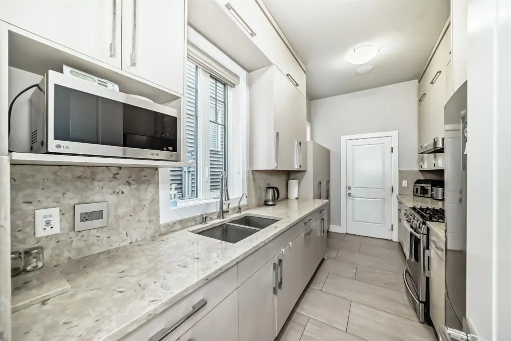 3149 winspear Crescent SW