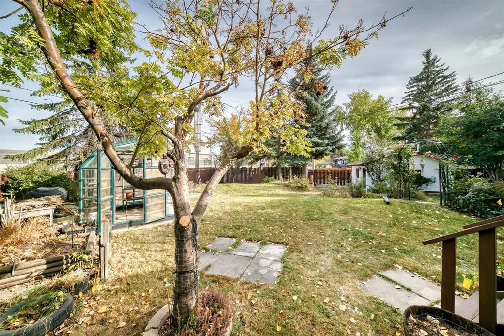 15A Arlington Bay SE