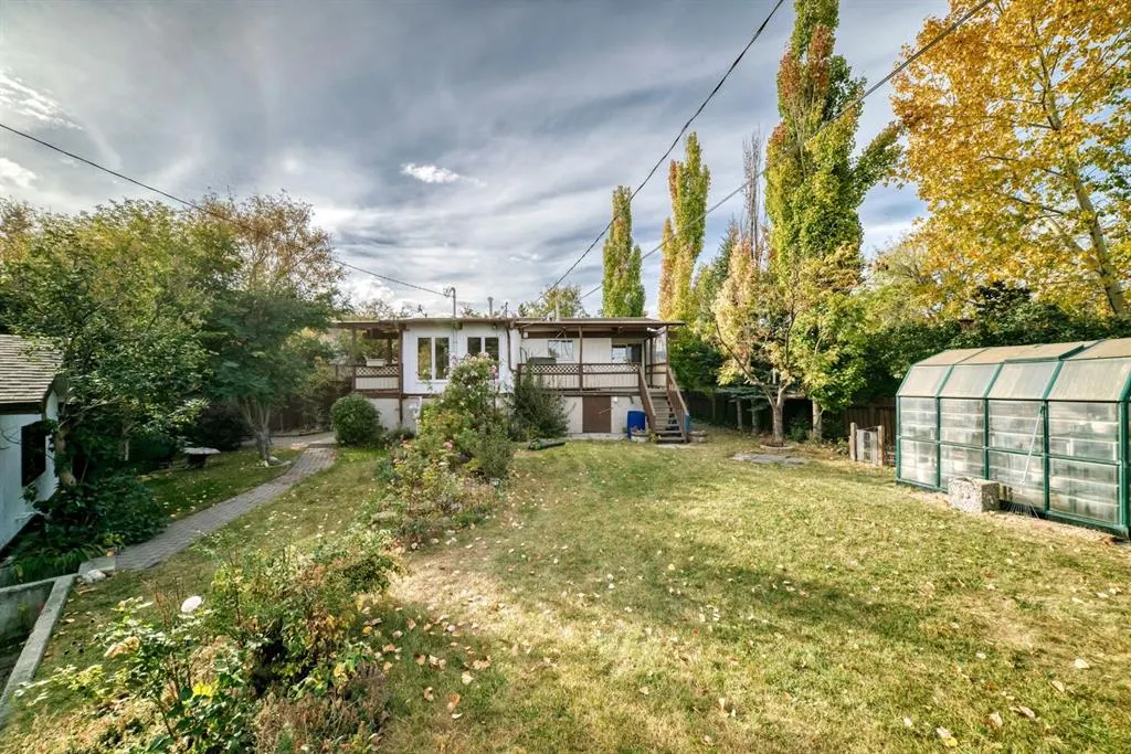 15A Arlington Bay SE