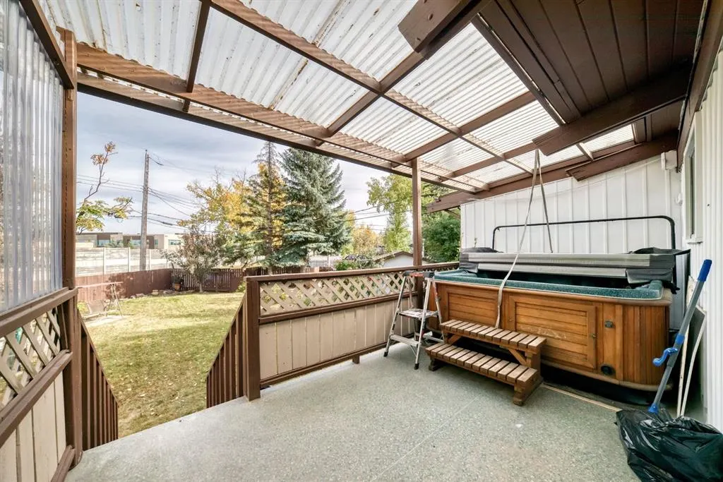 15A Arlington Bay SE