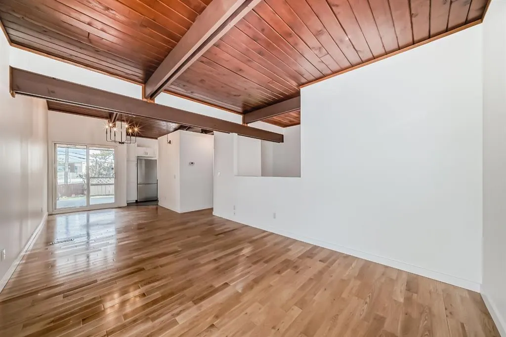 15A Arlington Bay SE